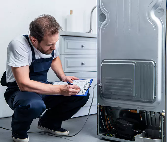 Why Bonita Springs, FL Homeowners Choose Appliance Repair Bonita Springs for Refrigerator Leak Repair?